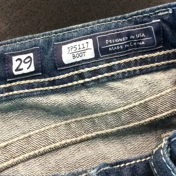 Miss Me Jeans with rhinestones stud & winged cross - Picture 4 of 5